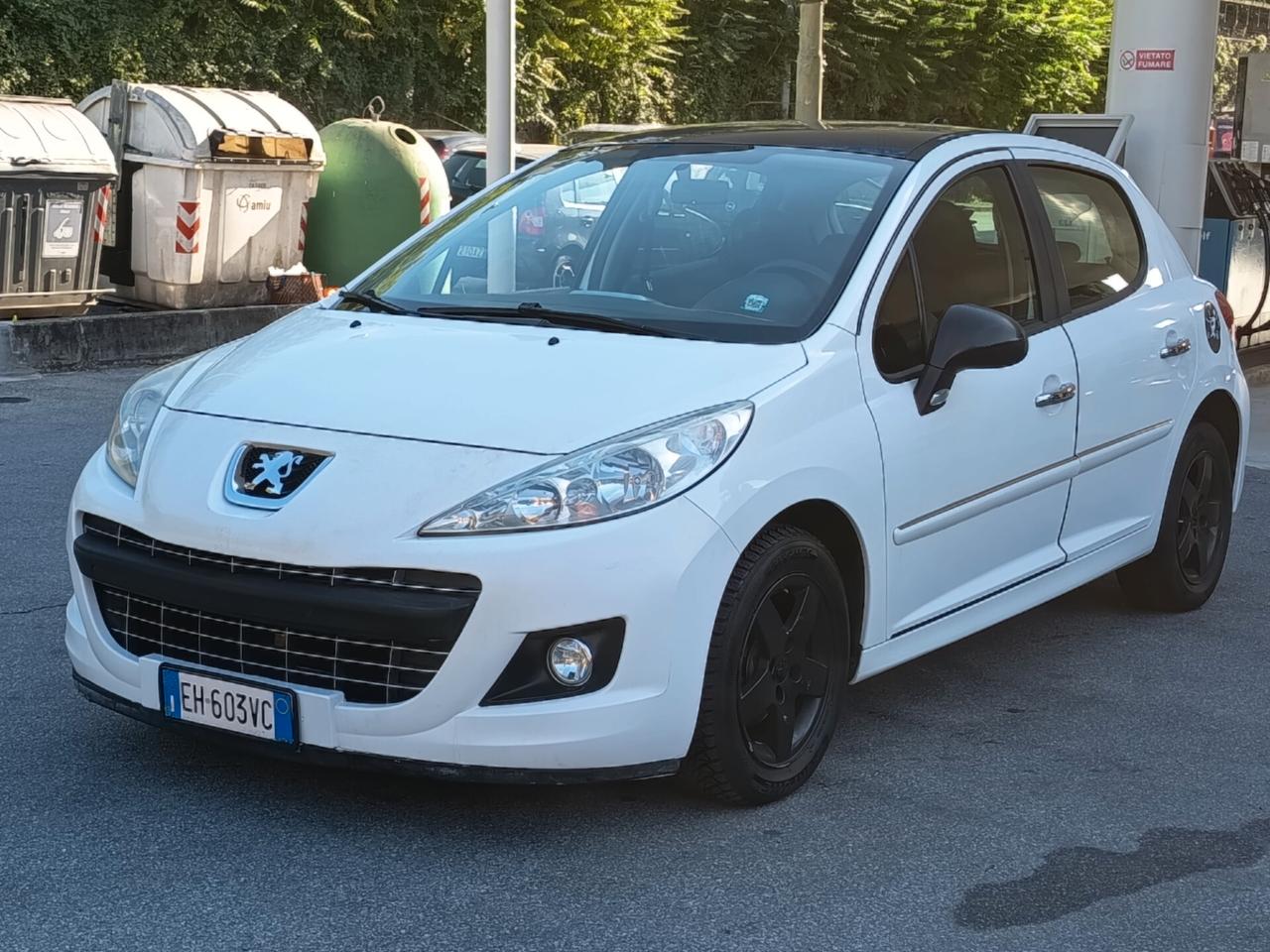 Peugeot 207 1.4 8V 75CV 5p. Energie