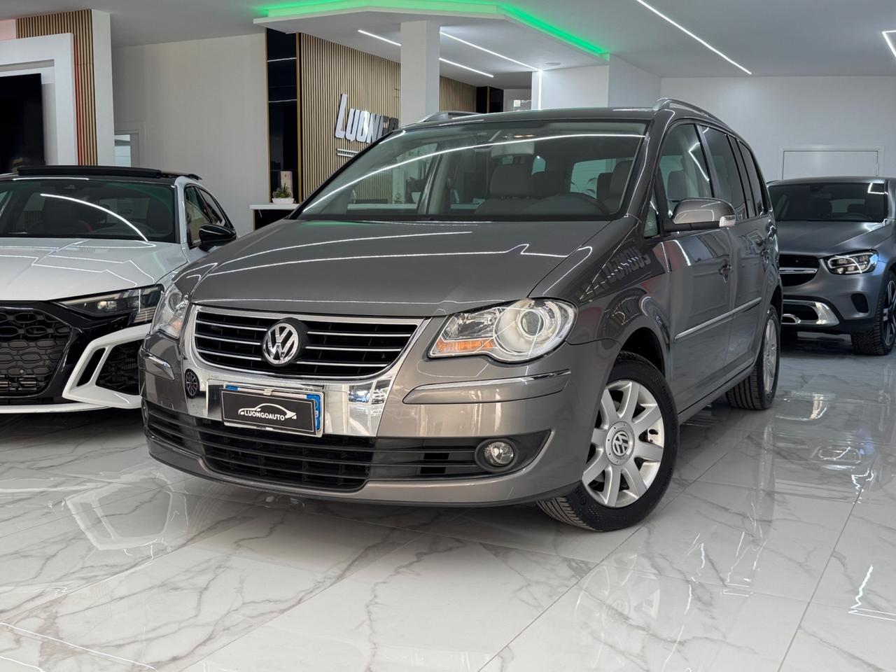 Volkswagen Touran 2.0 F DSG Highline