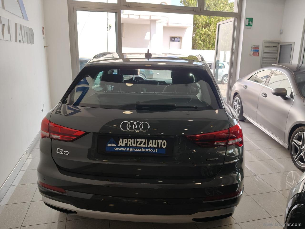 AUDI Q3 40 TDI quattro S tr. Business Adv.