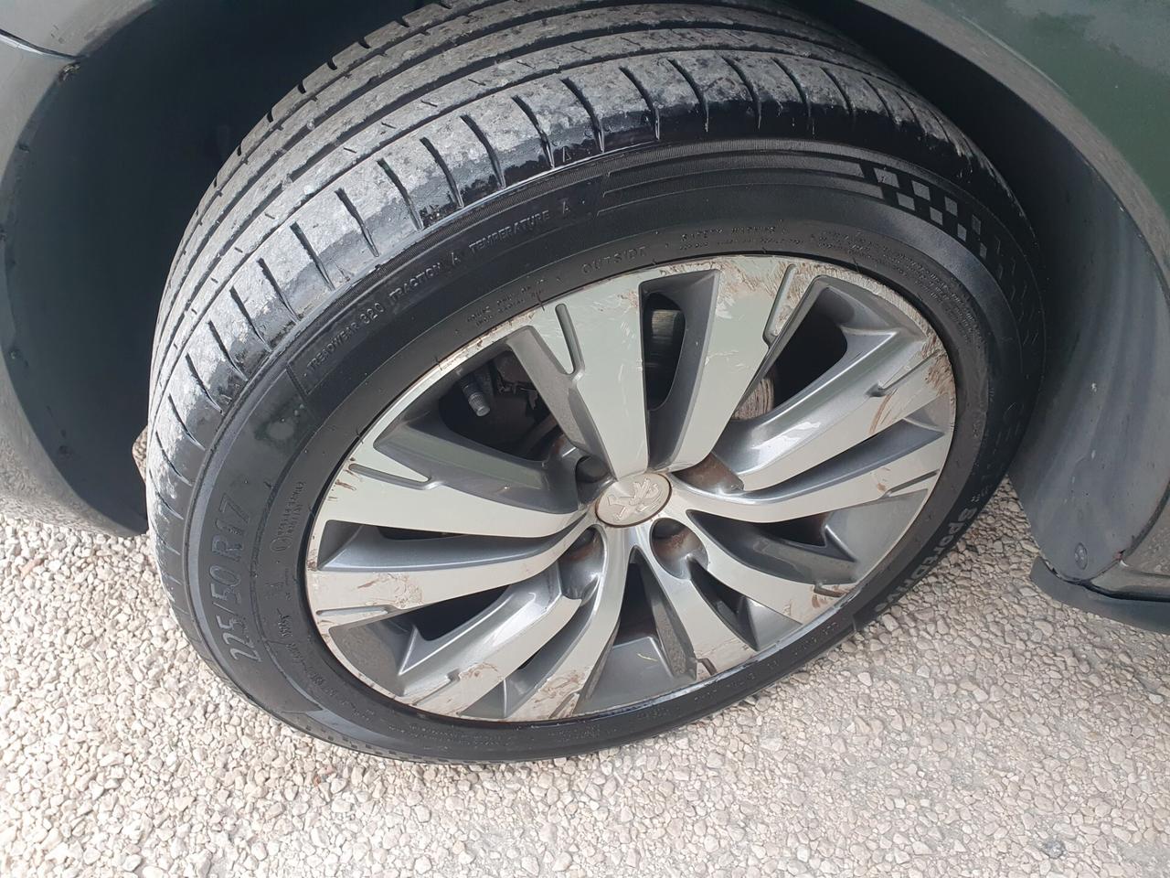 Peugeot 3008 1.6 HDi 115CV Business