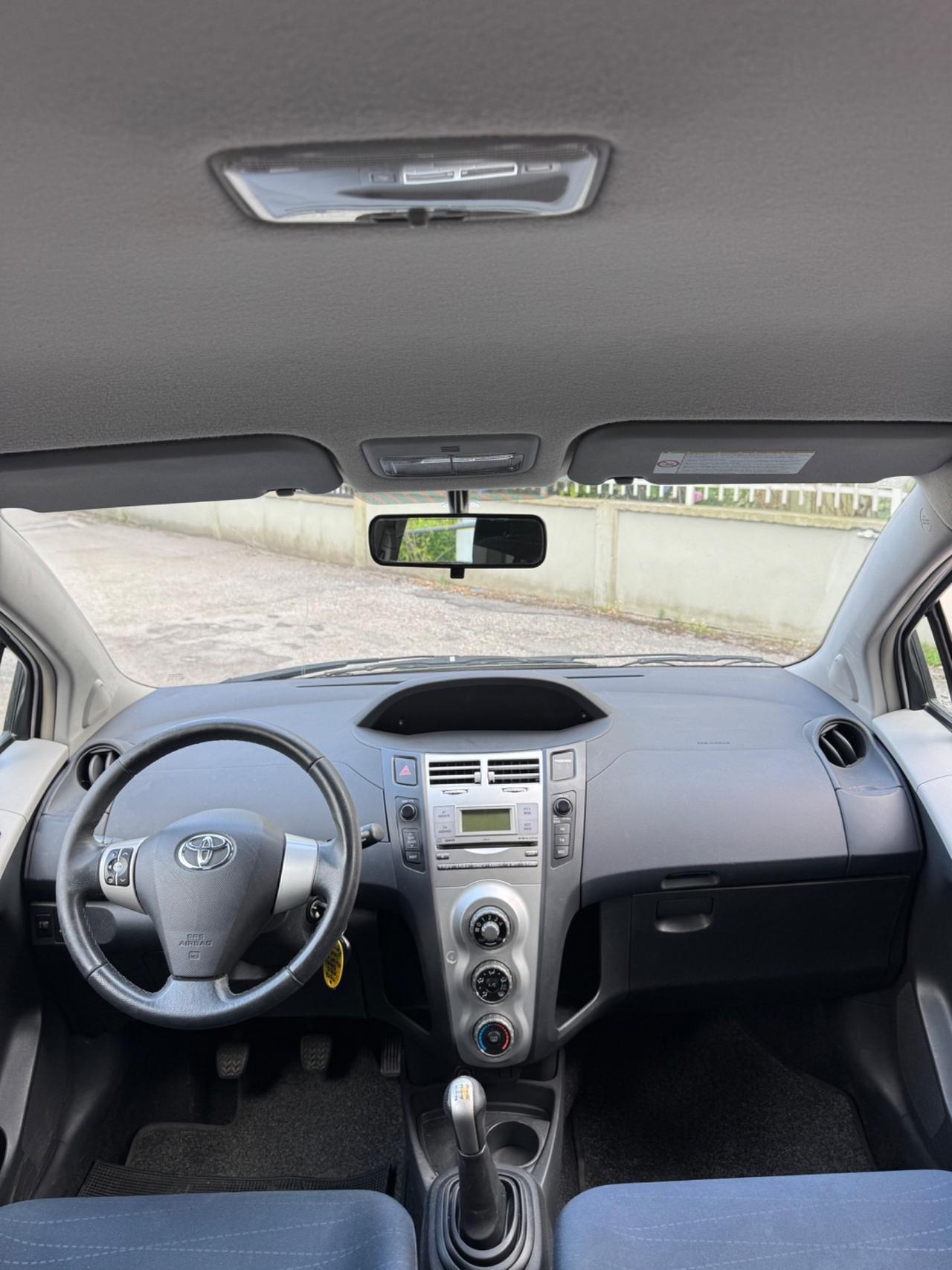 Toyota Yaris 1.0 5 porte