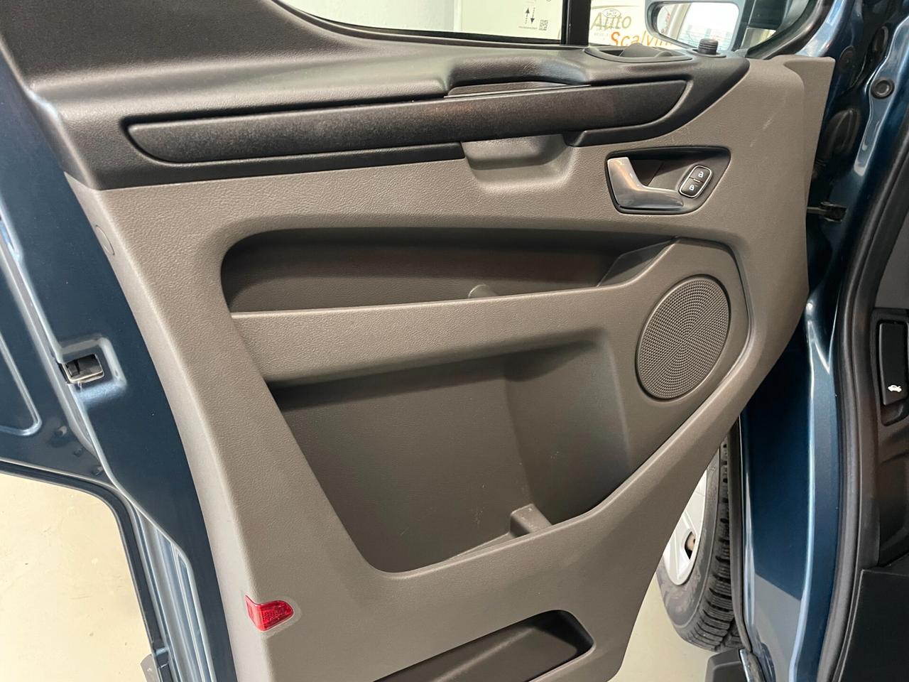 Ford Transit Custom 320 2.0 EcoBlue Hybrid 170 PC Combi Trend