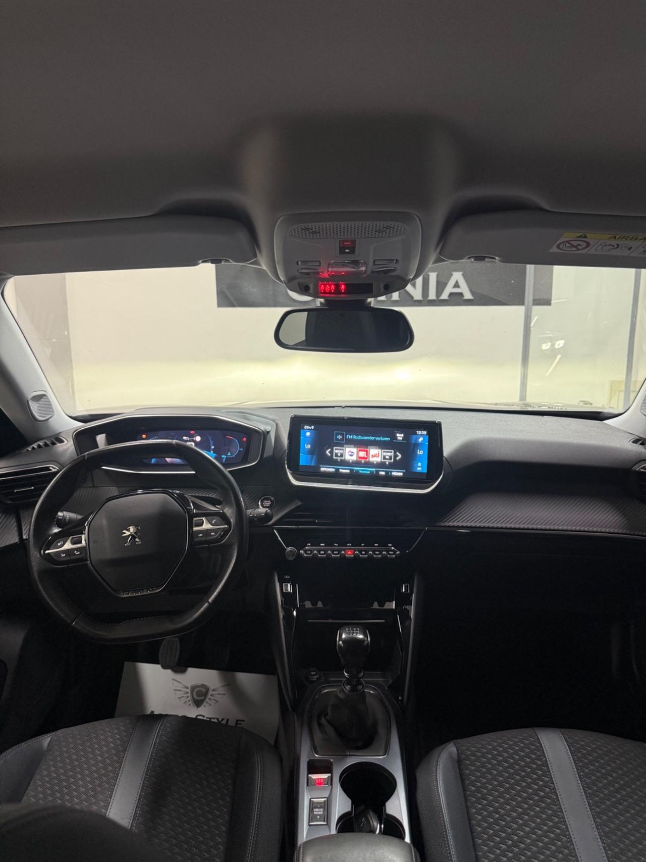 Peugeot 2008 BlueHDi 100 S&S Allure