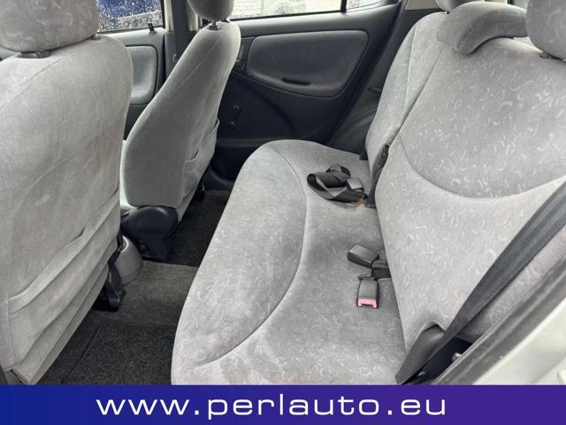 TOYOTA Yaris 1.0i 16V cat 5 porte Sol