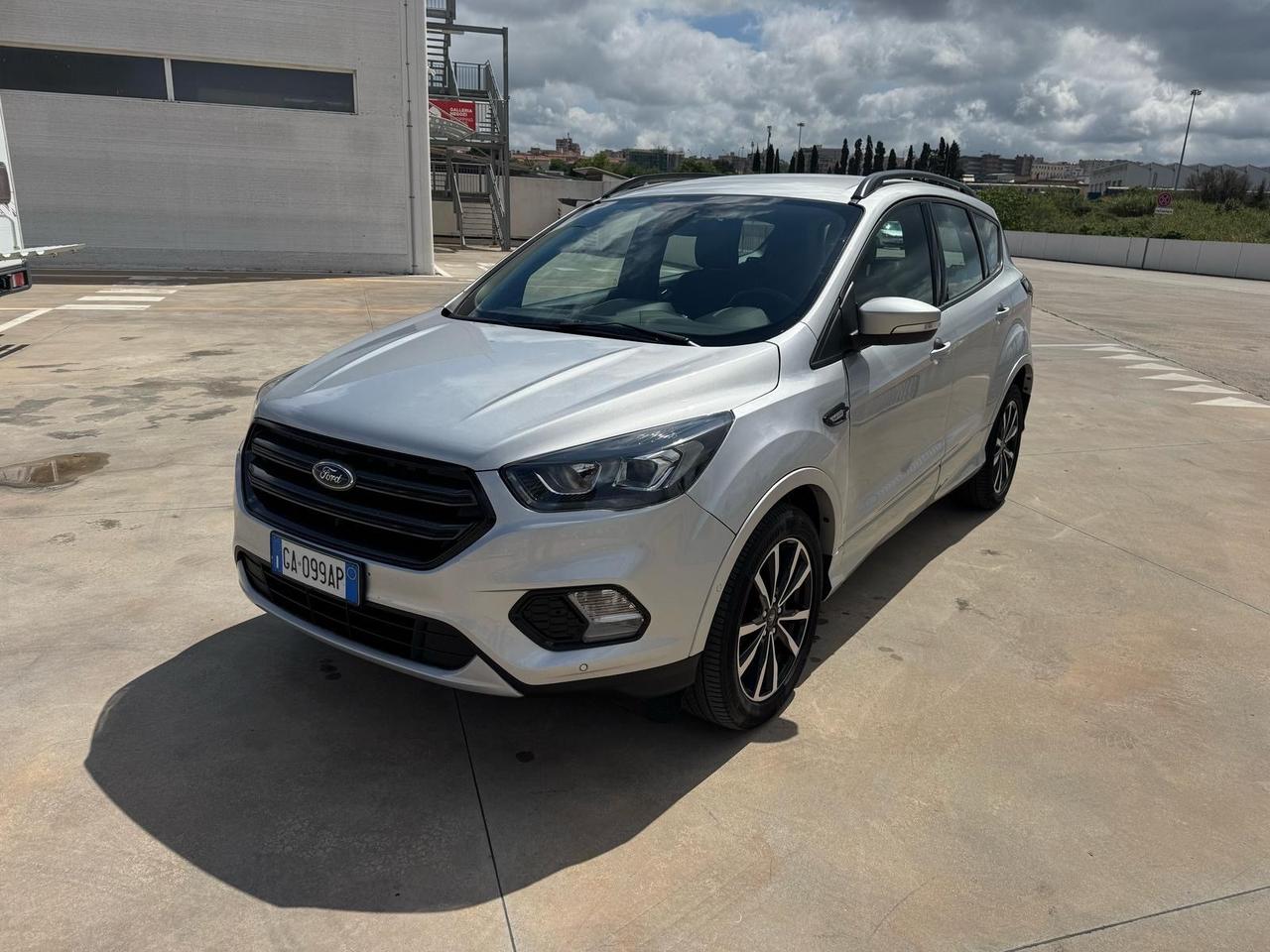 Ford Kuga 1.5 TDCI 120 CV S&S 2WD ST-Line