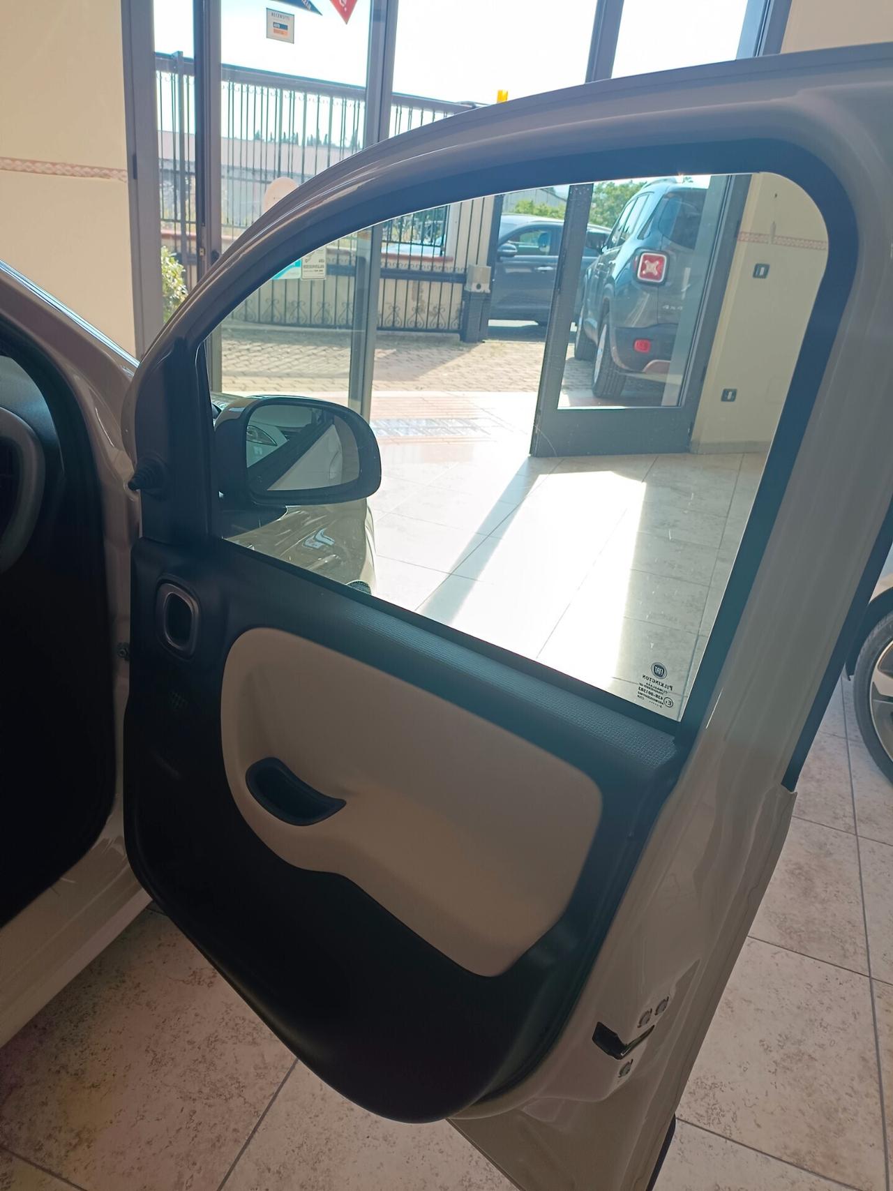 Fiat Panda versione lounge natural power