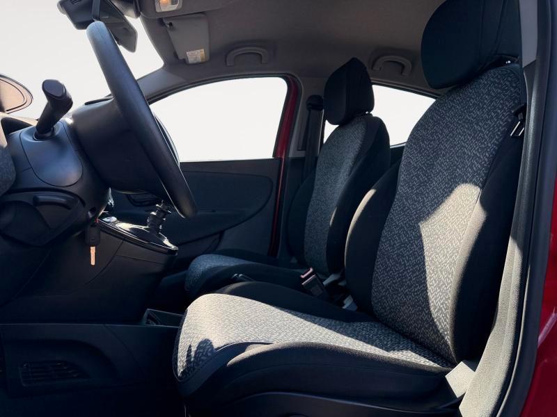 Lancia Ypsilon 1.0 firefly hybrid Silver s&s 70cv