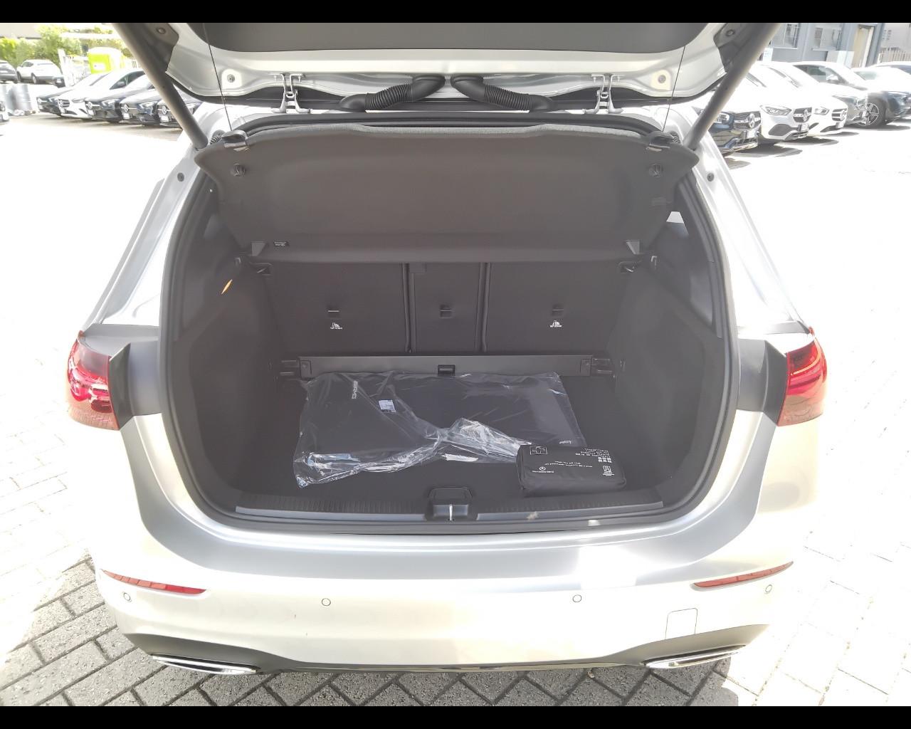 Mercedes-Benz Classe B - W247 2023 - B 180 d AMG Line Premium auto