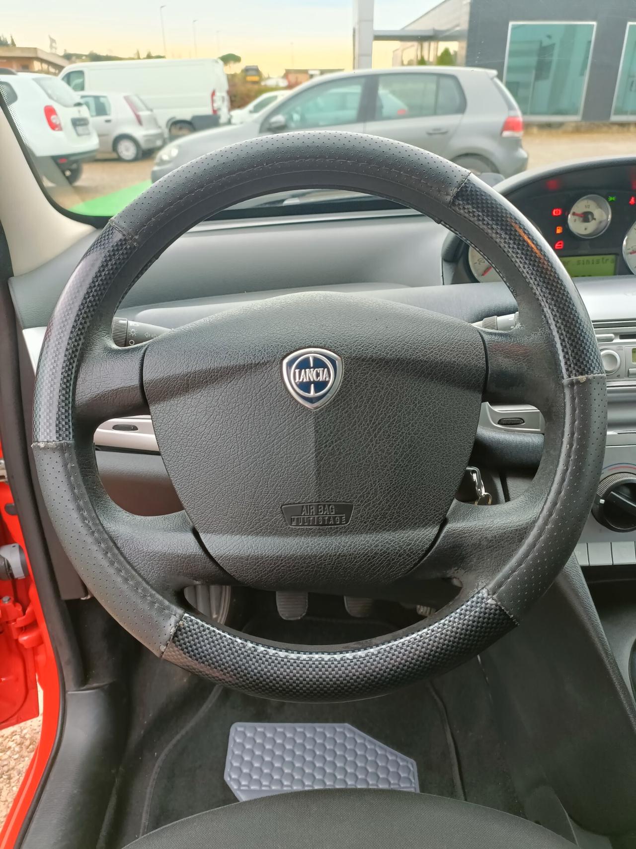 Lancia Ypsilon 1.2 Versus