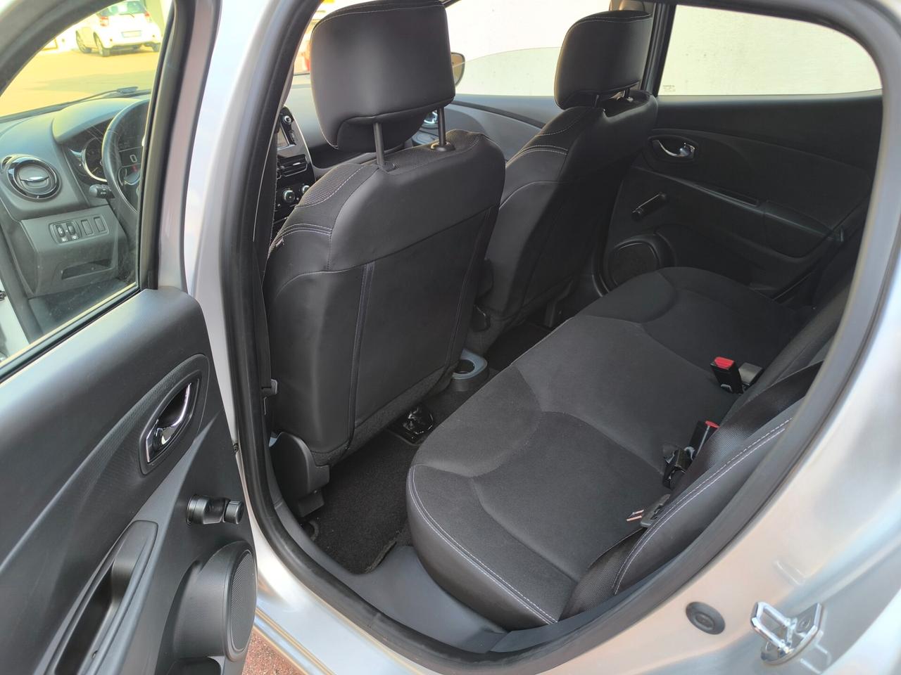 Renault Clio 1.2 75CV 5 porte Costume National
