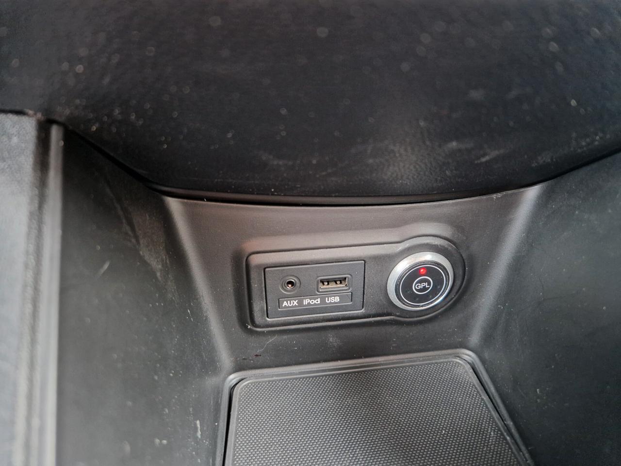 Kia Venga 1.4 90CV "49.700 km" GPL casa madre, Full Optional