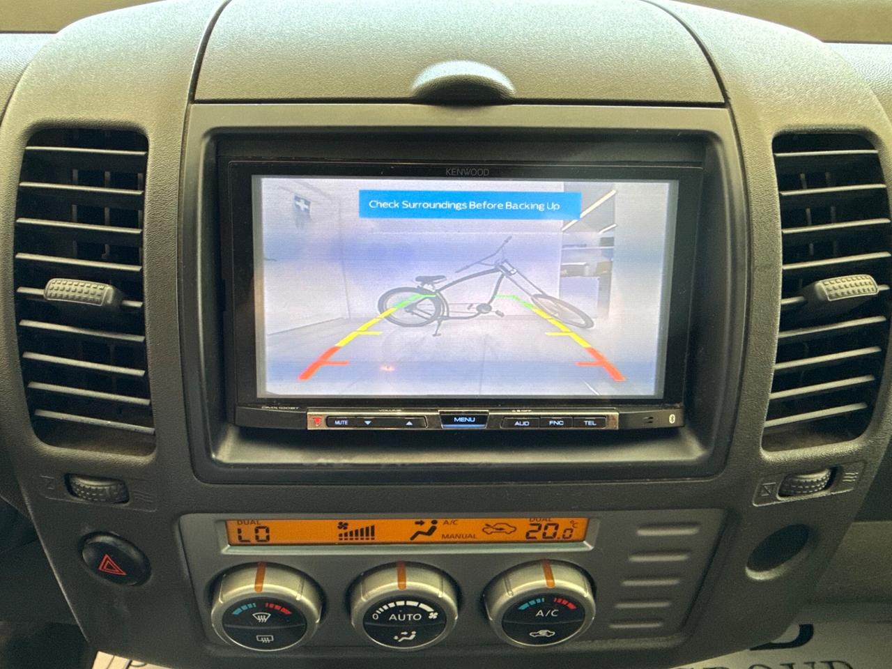 Nissan Navara 2.5 dCi DoubleCab premium automatico