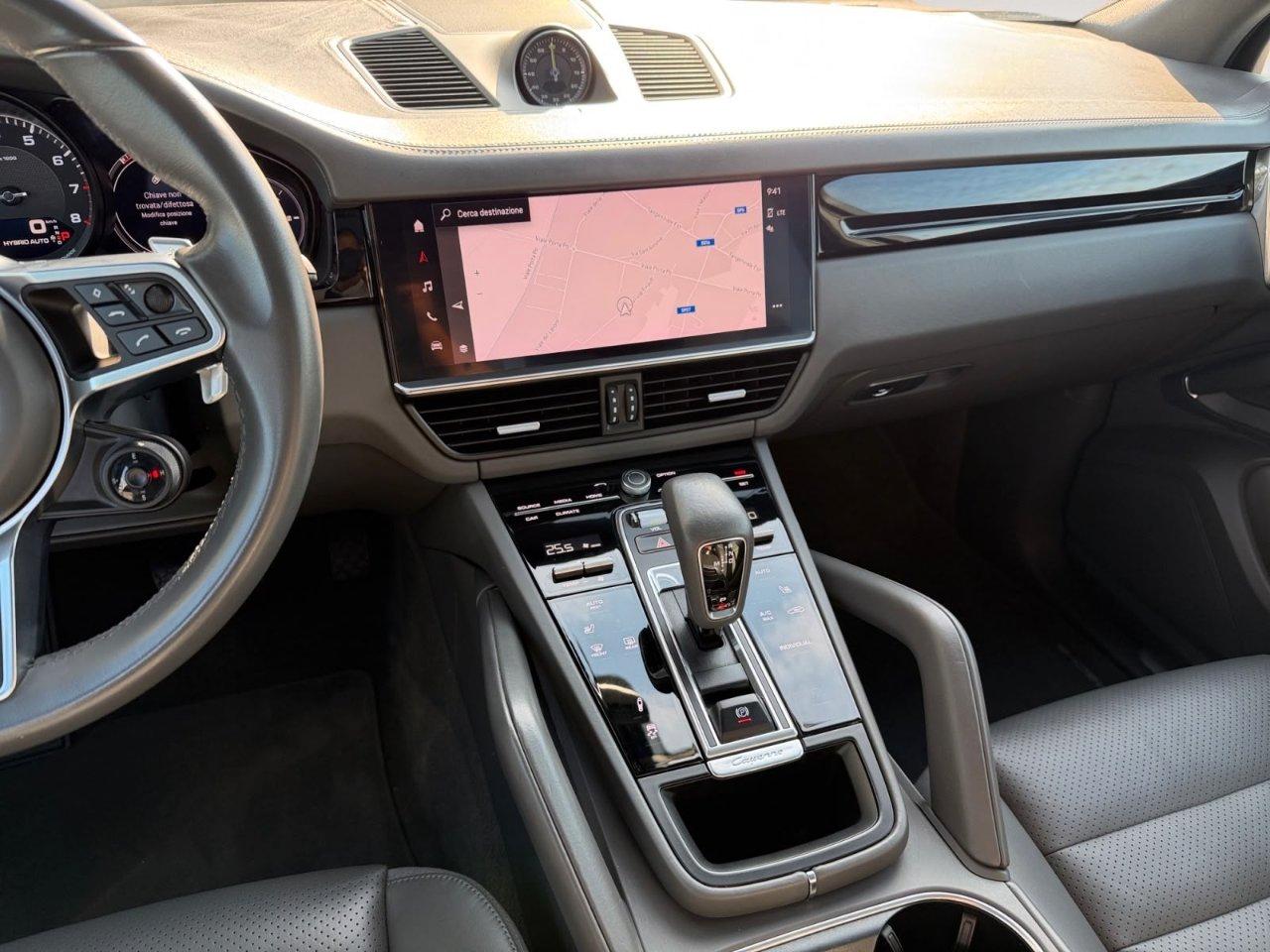 Porsche Cayenne 3.0 e-hybrid tiptronic