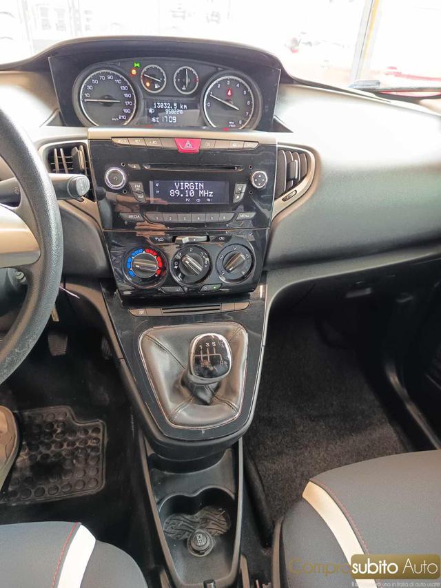 LANCIA Ypsilon 1.2 69 CV 5 porte Gold