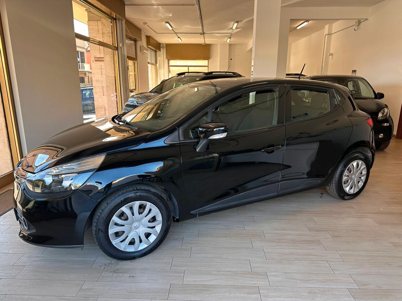 Renault Clio 1.2 75CV 5 porte Wave