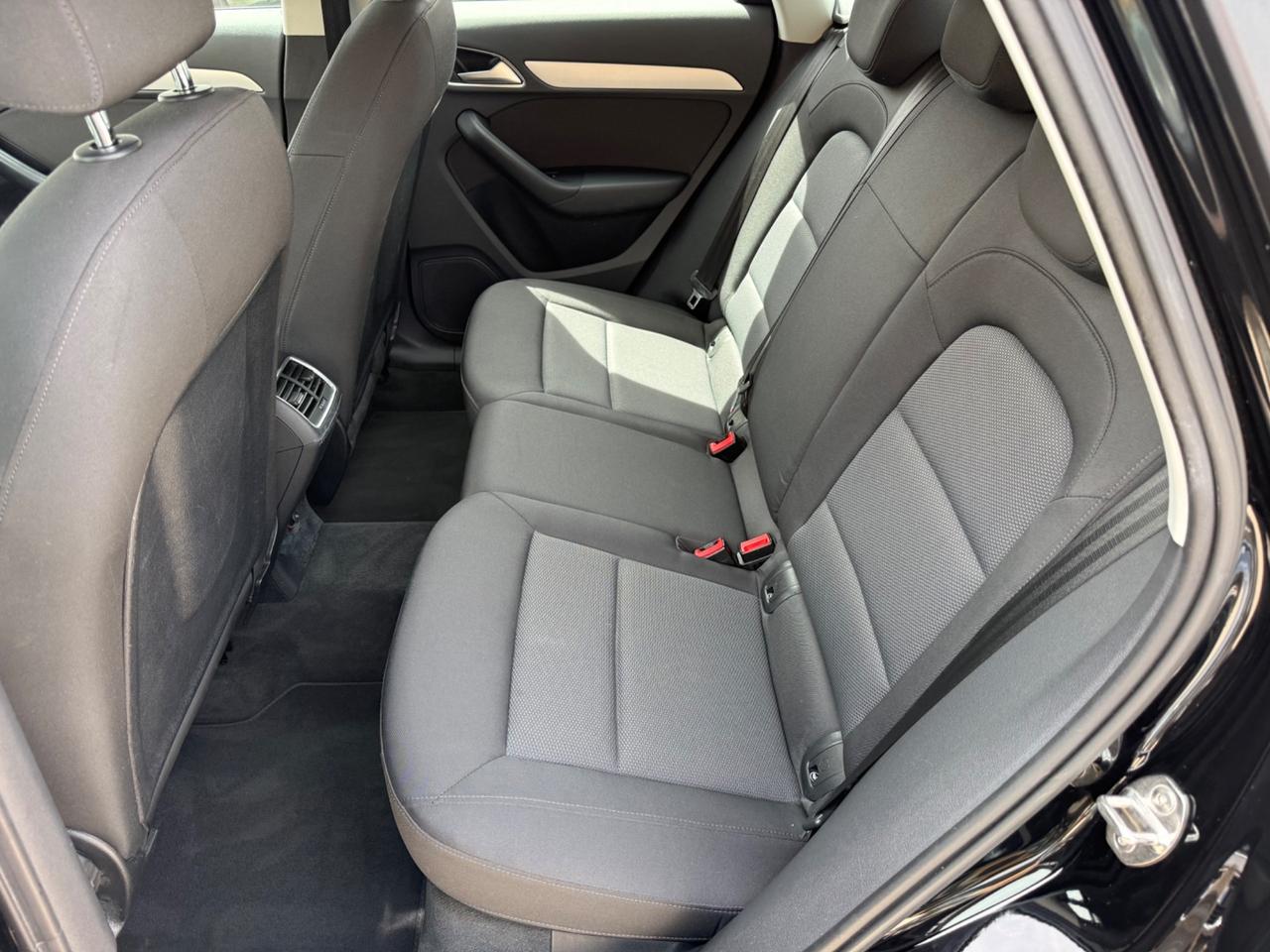 Audi Q3 2.0 TDI 120 CV Sport