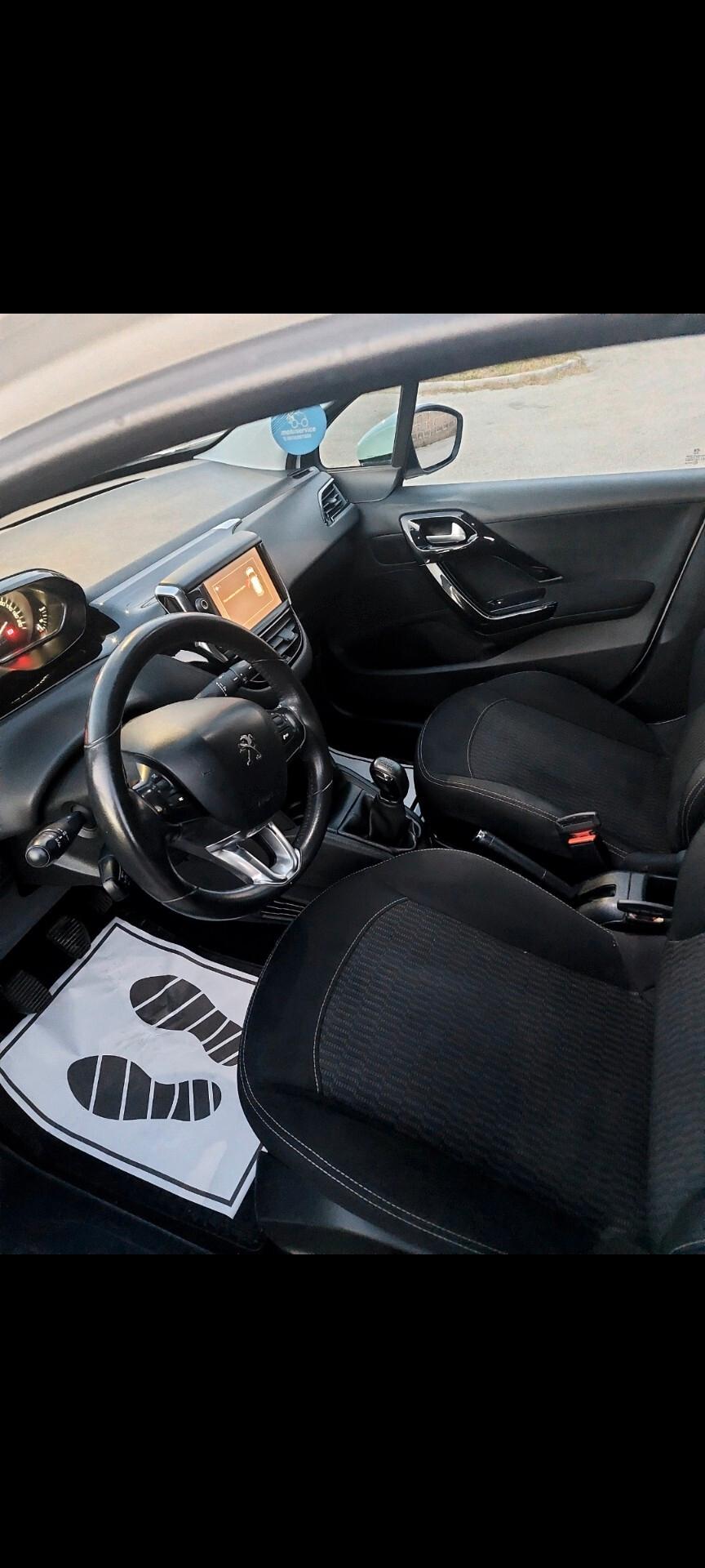 Peugeot 208 allure 1.5 diesel 2018 87 mila km