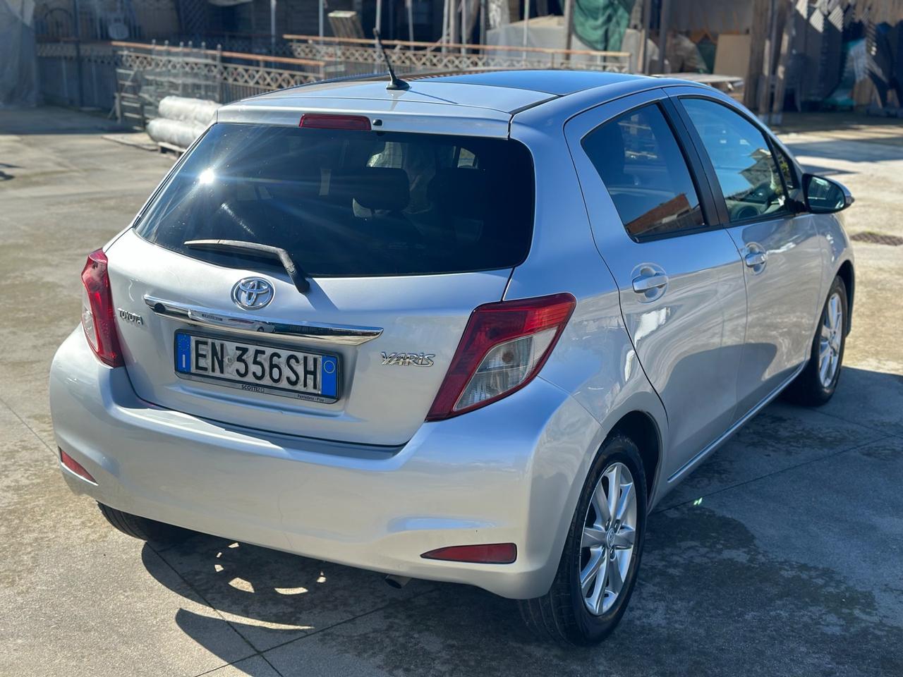 Toyota Yaris 1.4 D-4D 90cv 5p Lounge MY 2013