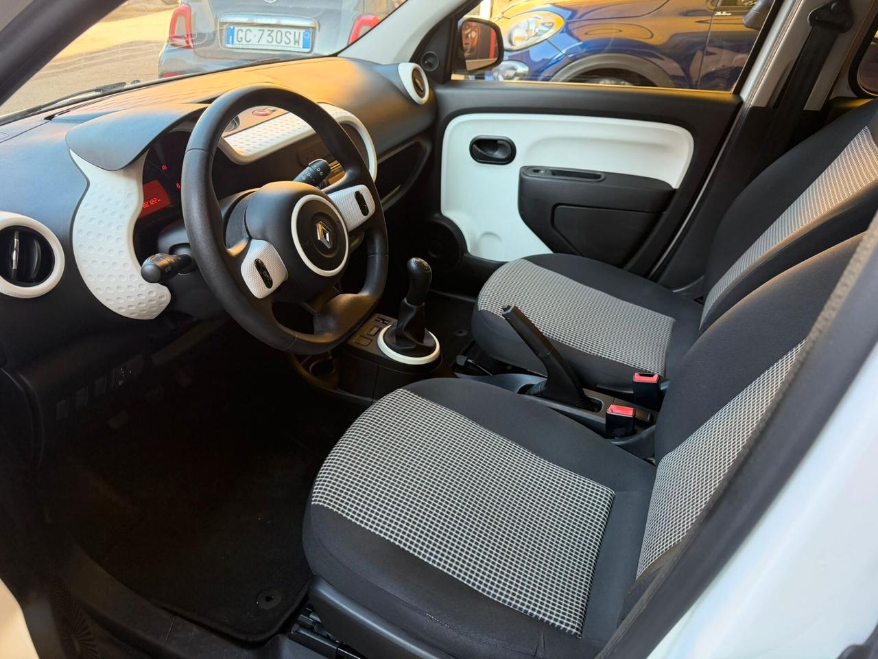 Renault Twingo 1.0cc benzina 12 mesi garanzia-2016