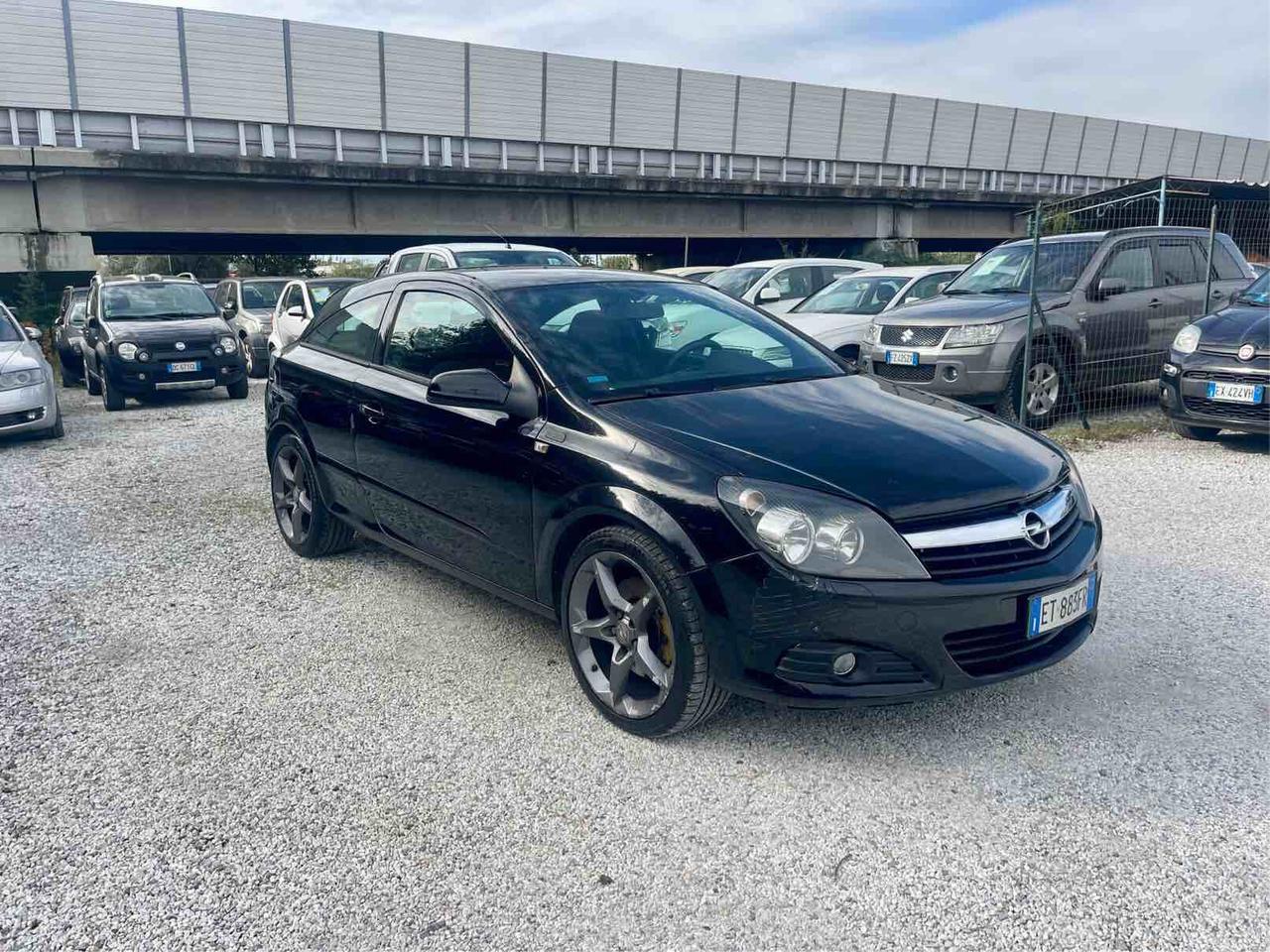 OPEL ASTRA GTC - 150 CV - SPORT