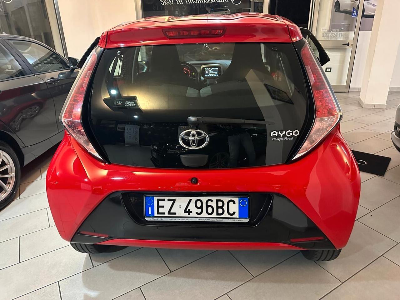 Toyota Aygo 1.0 VVT-i 69 CV 5 porte x-wave