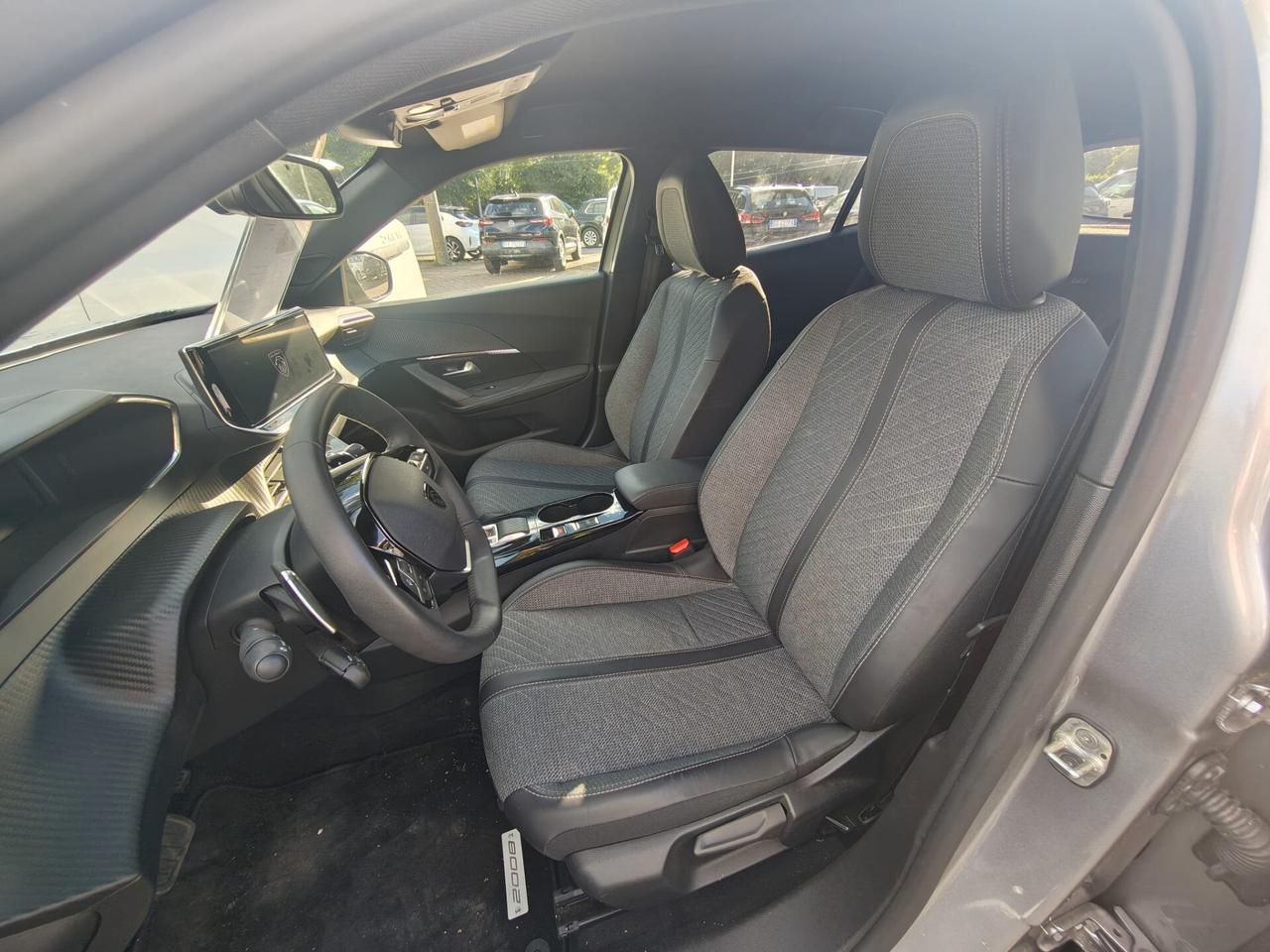 Peugeot 2008 PureTech 130 S&S EAT8 Allure