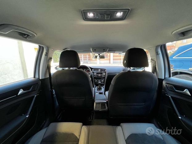 VOLKSWAGEN Golf 1.6 TDI 110 CV 5p. Highline Blue