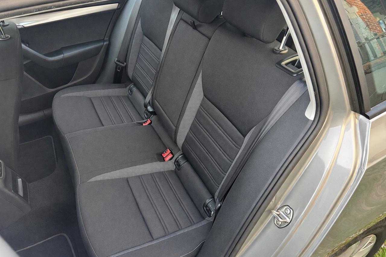Skoda Octavia 1.6 TDI CR 115 CV DSG Wagon Executive
