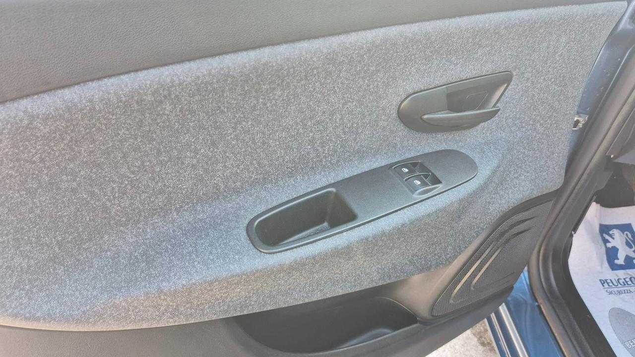 Lancia Ypsilon 1.0 FireFly 5 porte S&S Hybrid Silver