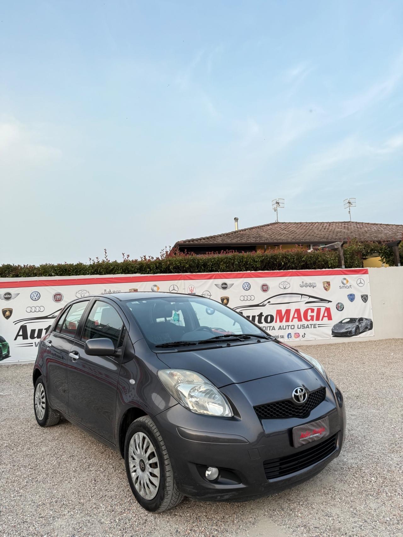 Toyota Yaris 1.0 5 porte Sol