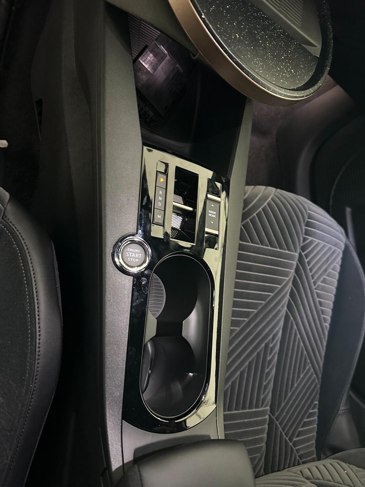 Lancia Ypsilon Hybrid e-DCT LX