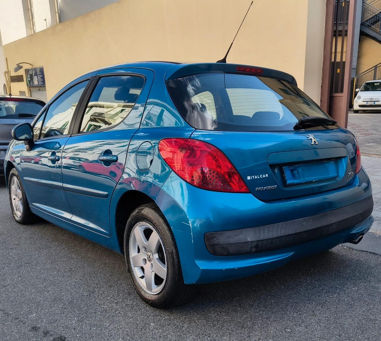 Peugeot 207 1.4 8V 75CV 5p. X Line
