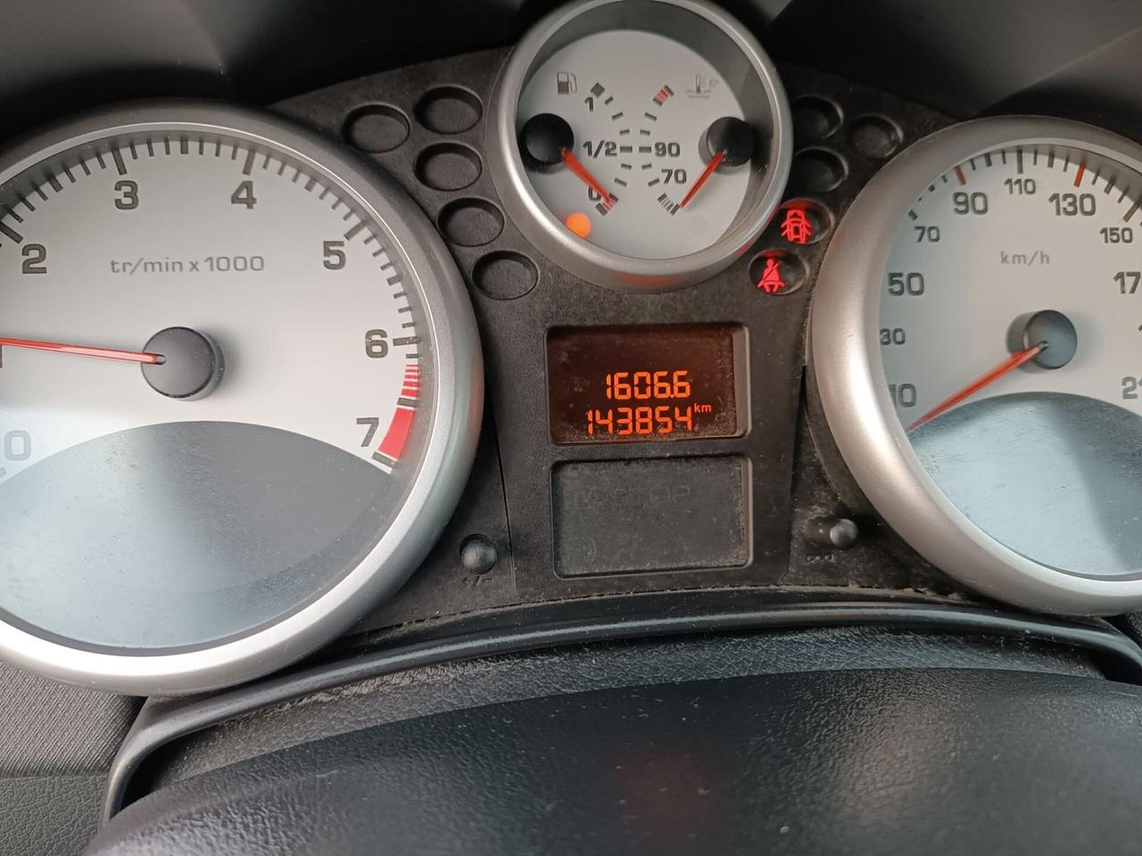 Peugeot 207 1.4 8V 75CV 3p. ONE Line