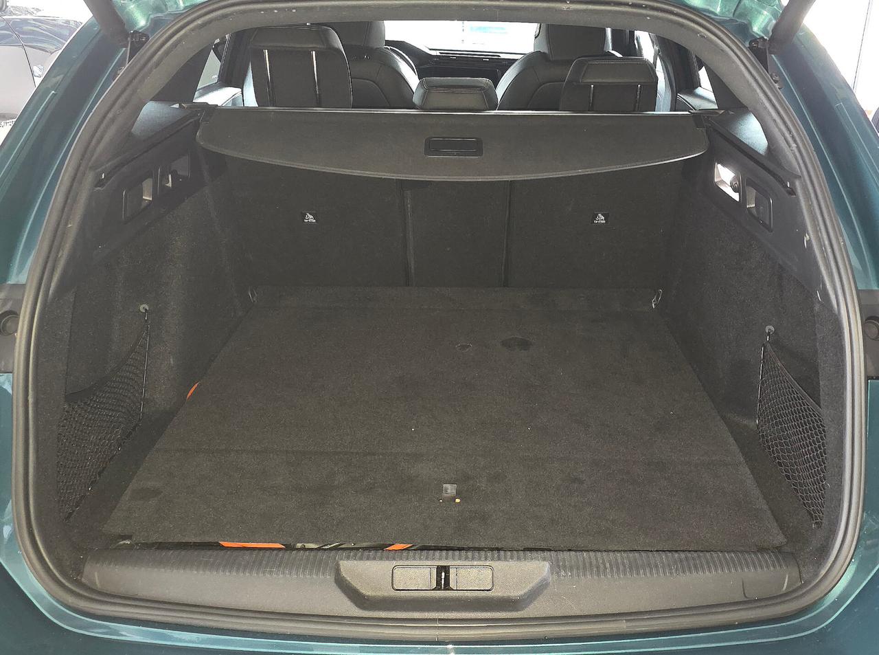 Peugeot 308 Plug-in Hybrid 225 e-EAT8 SW GT