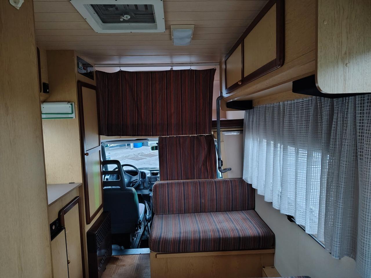 Ford transit camper 5 6 posti. Gasolio 2.5 posti puro