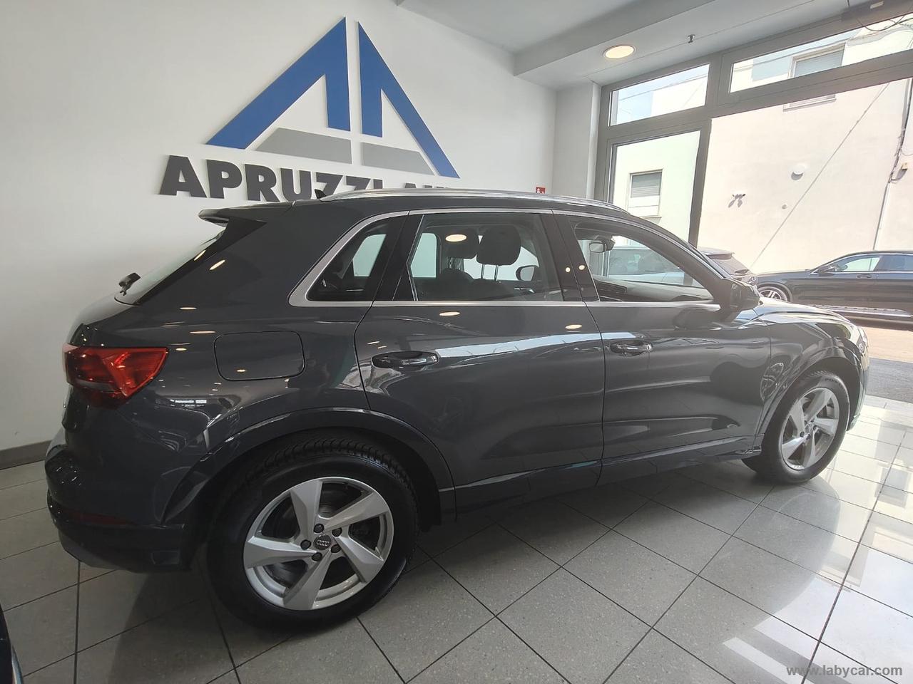 AUDI Q3 40 TDI quattro S tr. Business Adv.
