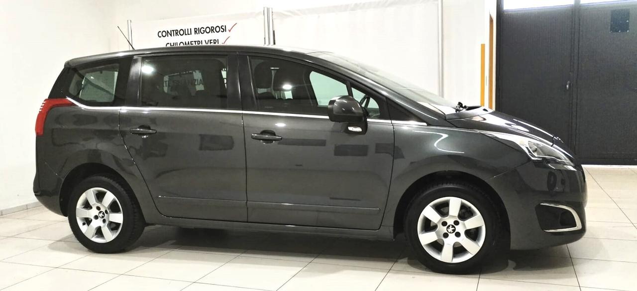 Peugeot 5008 Active 1.6 HDI 115cv 7 Posti