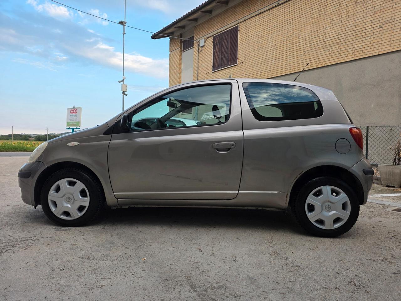 Toyota Yaris 1.0i 16V cat 3 porte