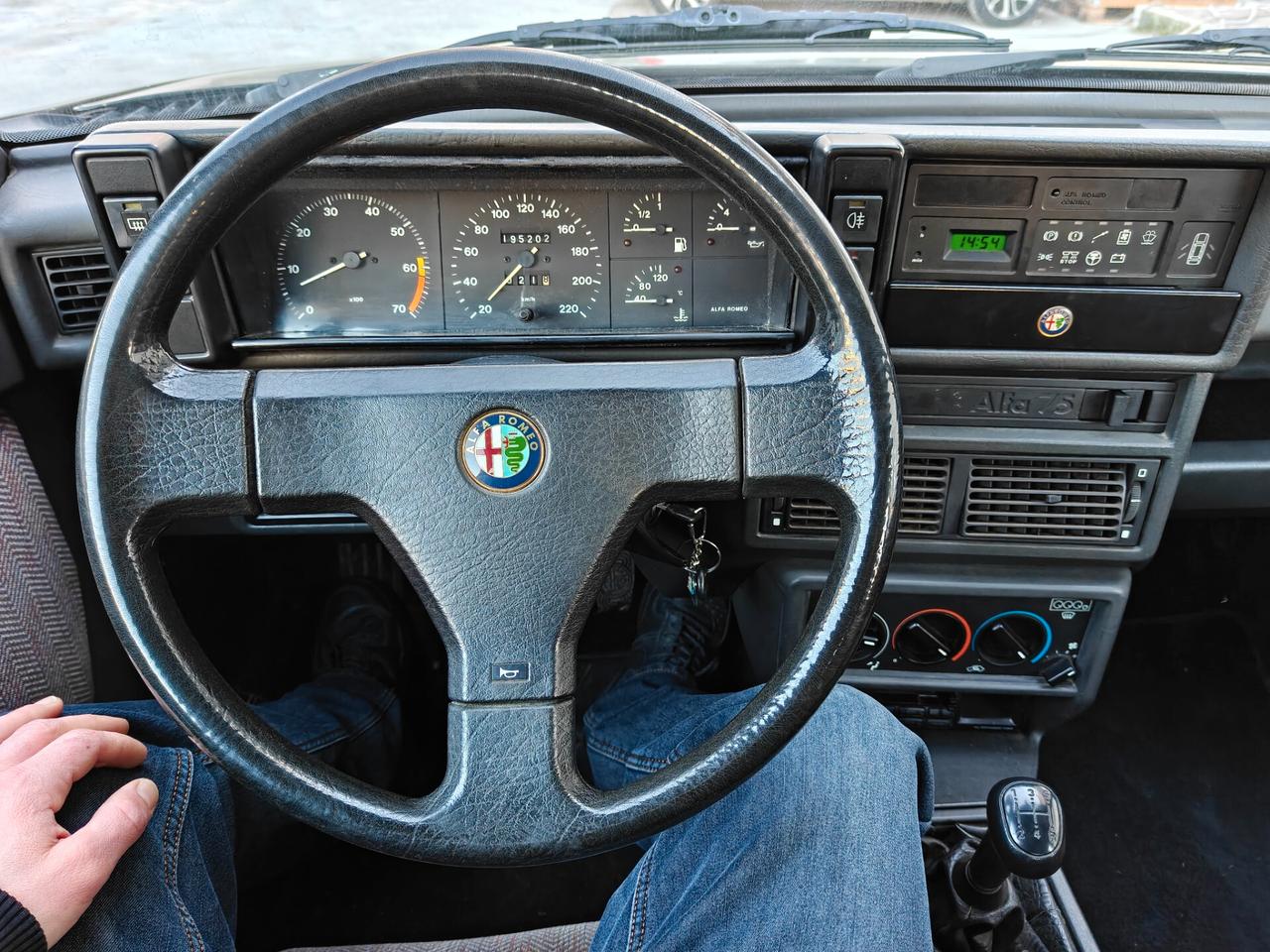 Alfa Romeo 75 motore nuovo