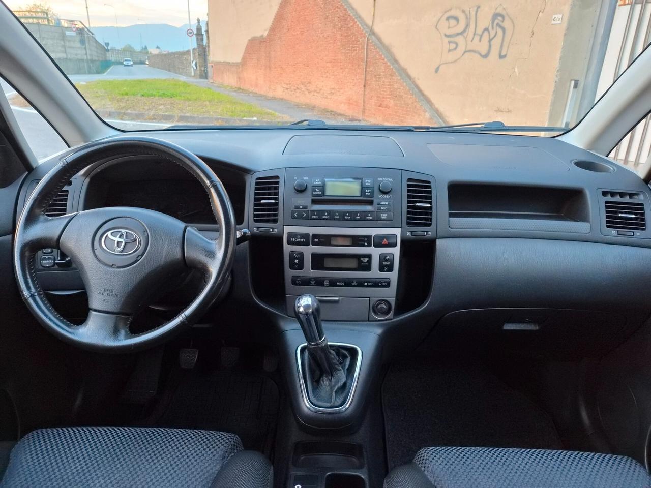 Toyota Corolla Verso 1.6 16V