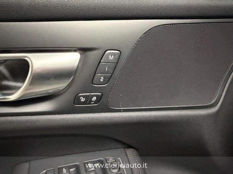Volvo V60 B3 automatico Plus Dark