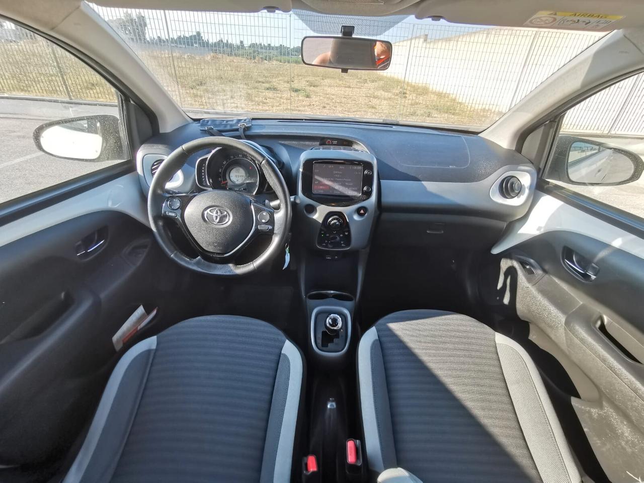 Toyota Aygo Connect 1.0 VVT-i 72CV 5P. x-business MMT