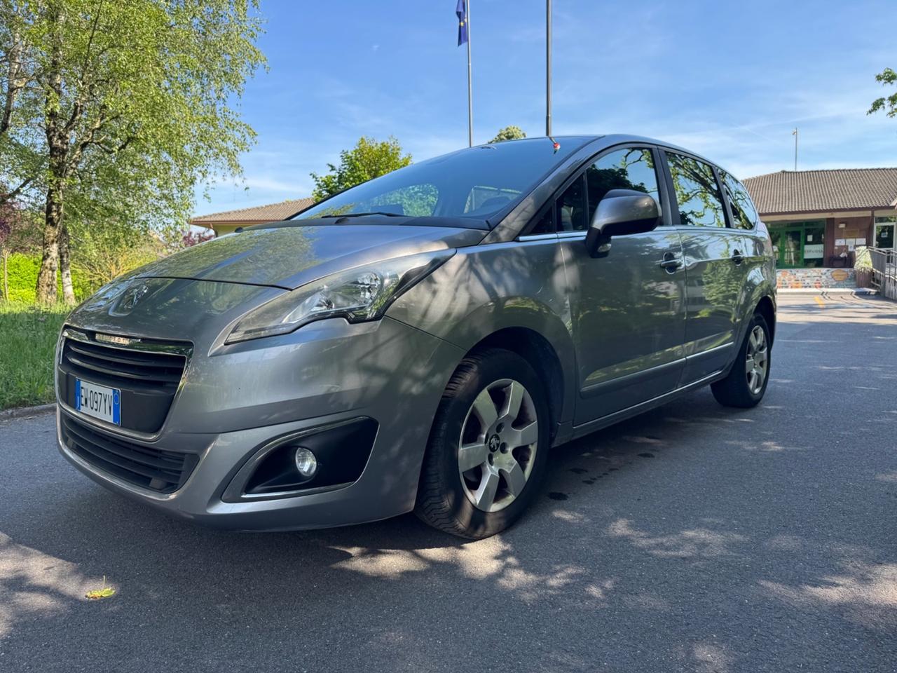 Peugeot 5008 1.6 HDi 115CV Business 7 posti consumi bassi