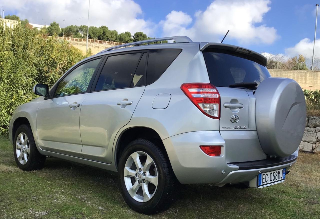 Toyota RAV 4 RAV4 Crossover 2.2 D-4D 150 CV DPF Luxury