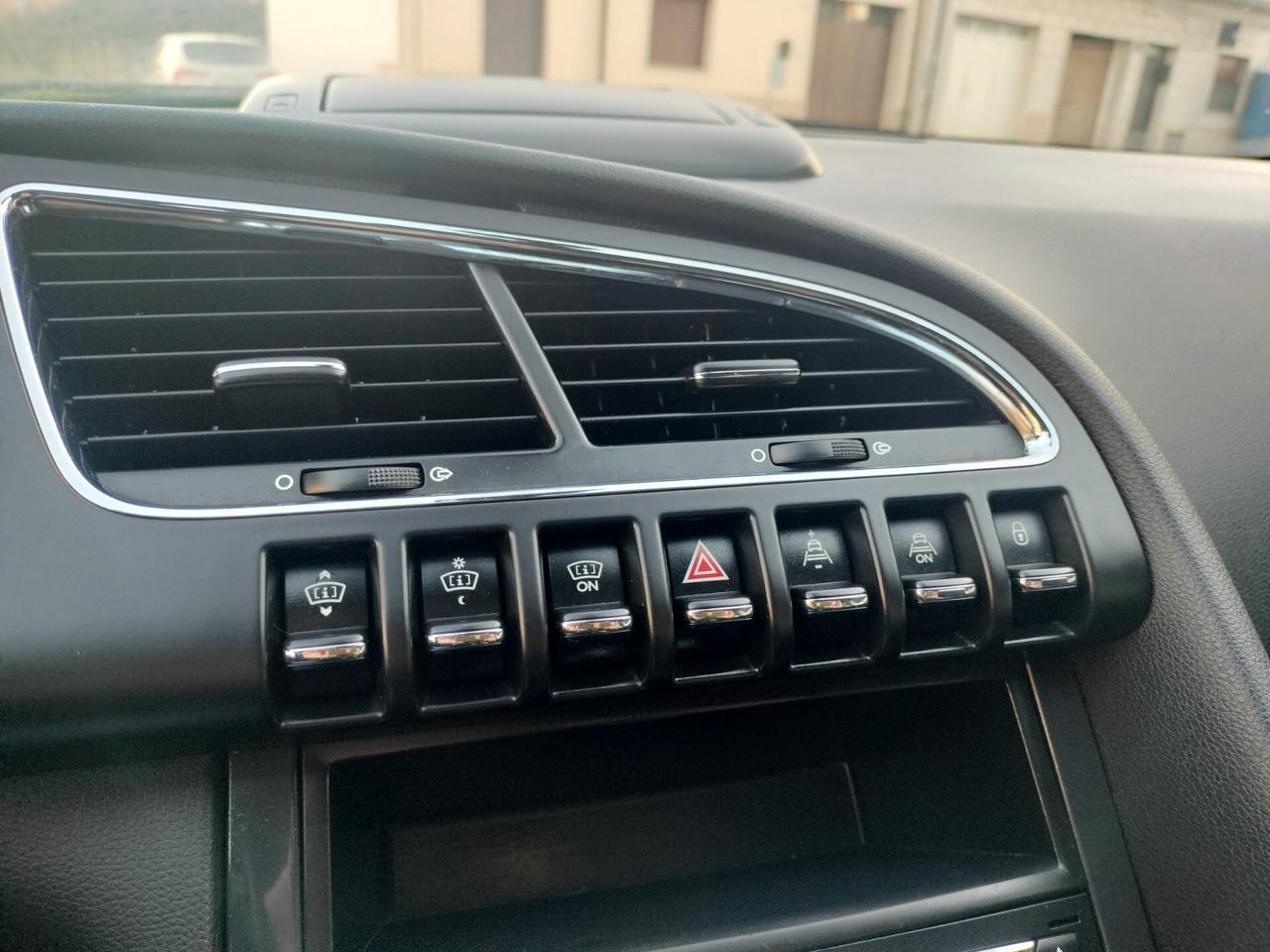 Peugeot 3008 1.6 HDi 110CV cambio robotizzato Outdoor