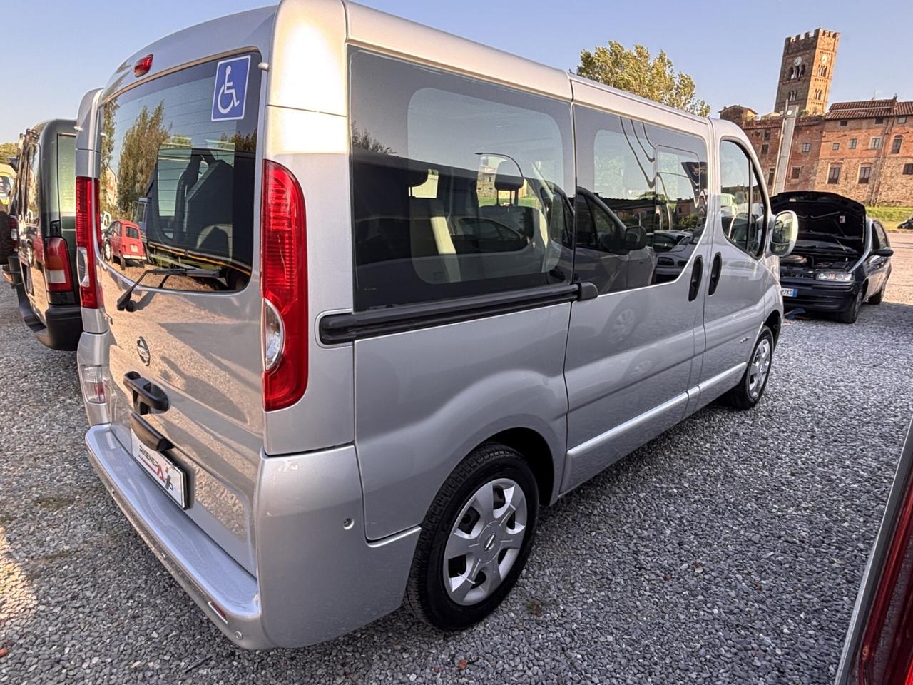 nissan primastar 7 posti trasporto 2 carrozzine per disabili