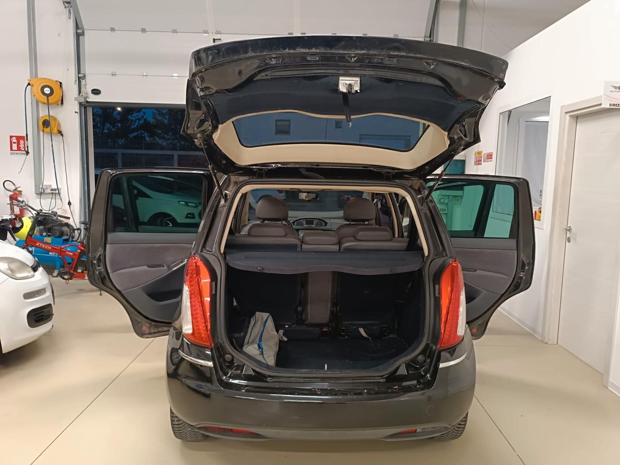 Lancia MUSA 1.4 16V Poltrona Frau
