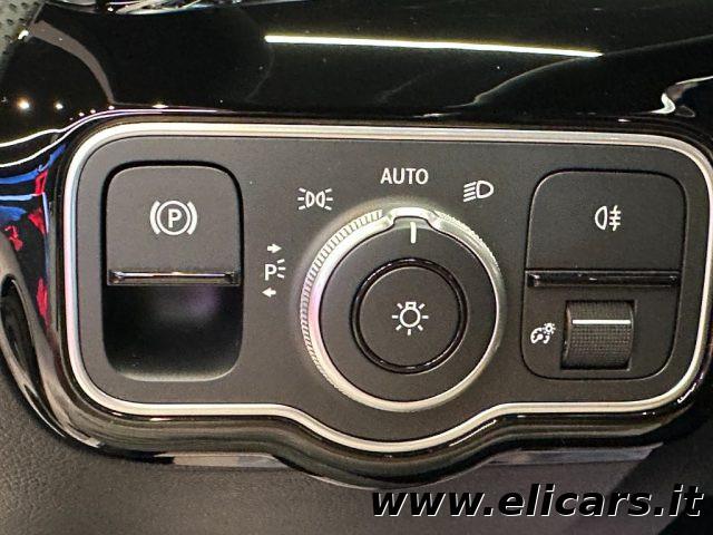 MERCEDES-BENZ A 180 Automatic AMG Line Premium