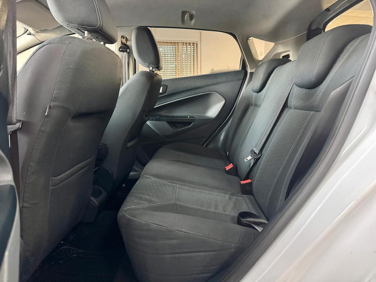 Ford Fiesta 1.4 97cv 5 porte GPL Titanium 2010