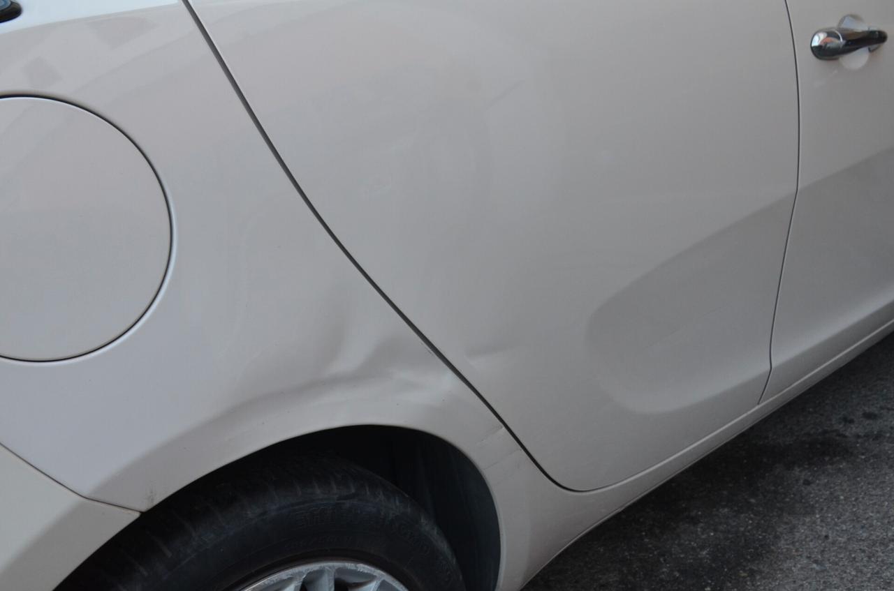 Lancia Ypsilon 1.2 69 CV 5 porte Gold